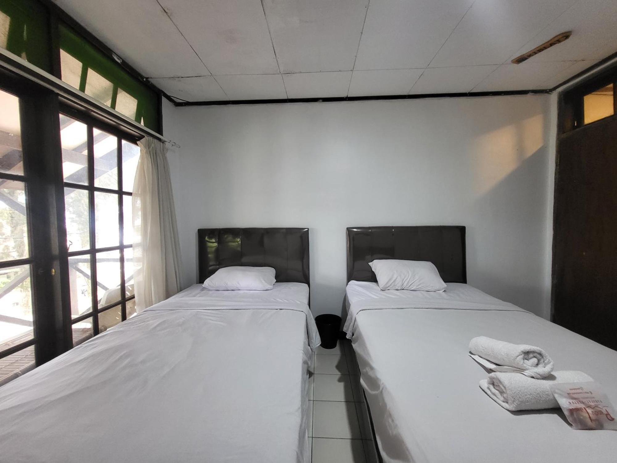 Hotel Pandu Lakeside Tuktuk Phòng bức ảnh